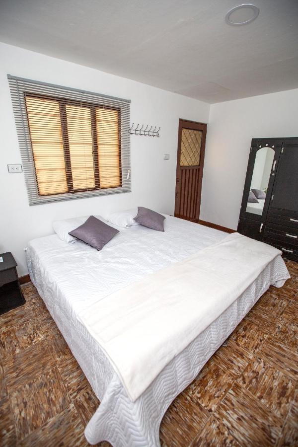 Komodo Alojamiento- Hostal Autoservicio - Ubicado Muy Cerca Al Centro Historico -Habitaciones Con Bano Privado, Wifi , Cama 2X2 Popayan Esterno foto