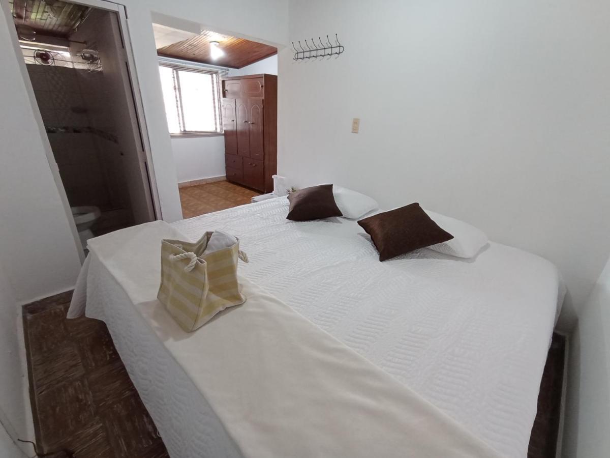 Komodo Alojamiento- Hostal Autoservicio - Ubicado Muy Cerca Al Centro Historico -Habitaciones Con Bano Privado, Wifi , Cama 2X2 Popayan Esterno foto