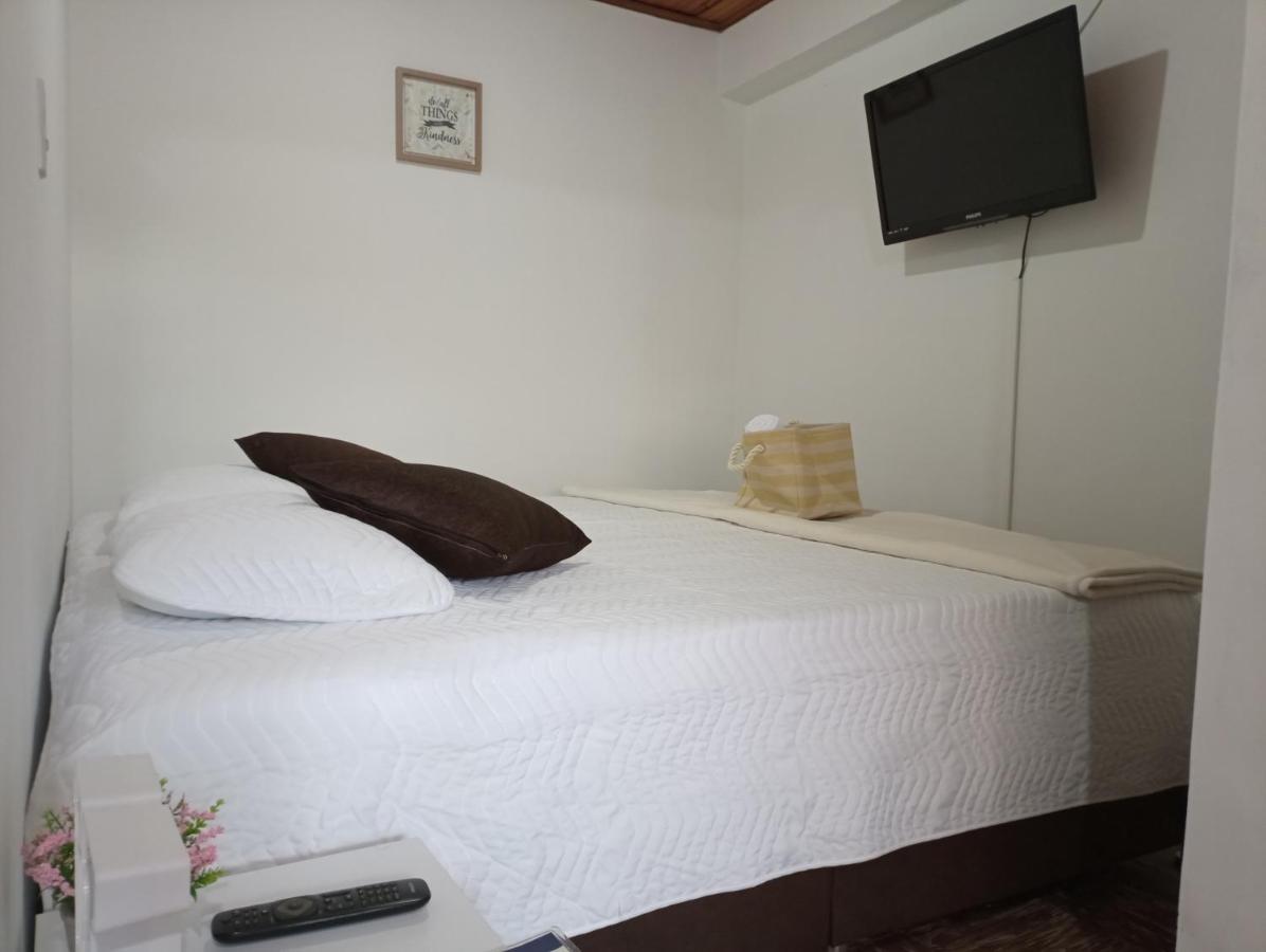 Komodo Alojamiento- Hostal Autoservicio - Ubicado Muy Cerca Al Centro Historico -Habitaciones Con Bano Privado, Wifi , Cama 2X2 Popayan Esterno foto