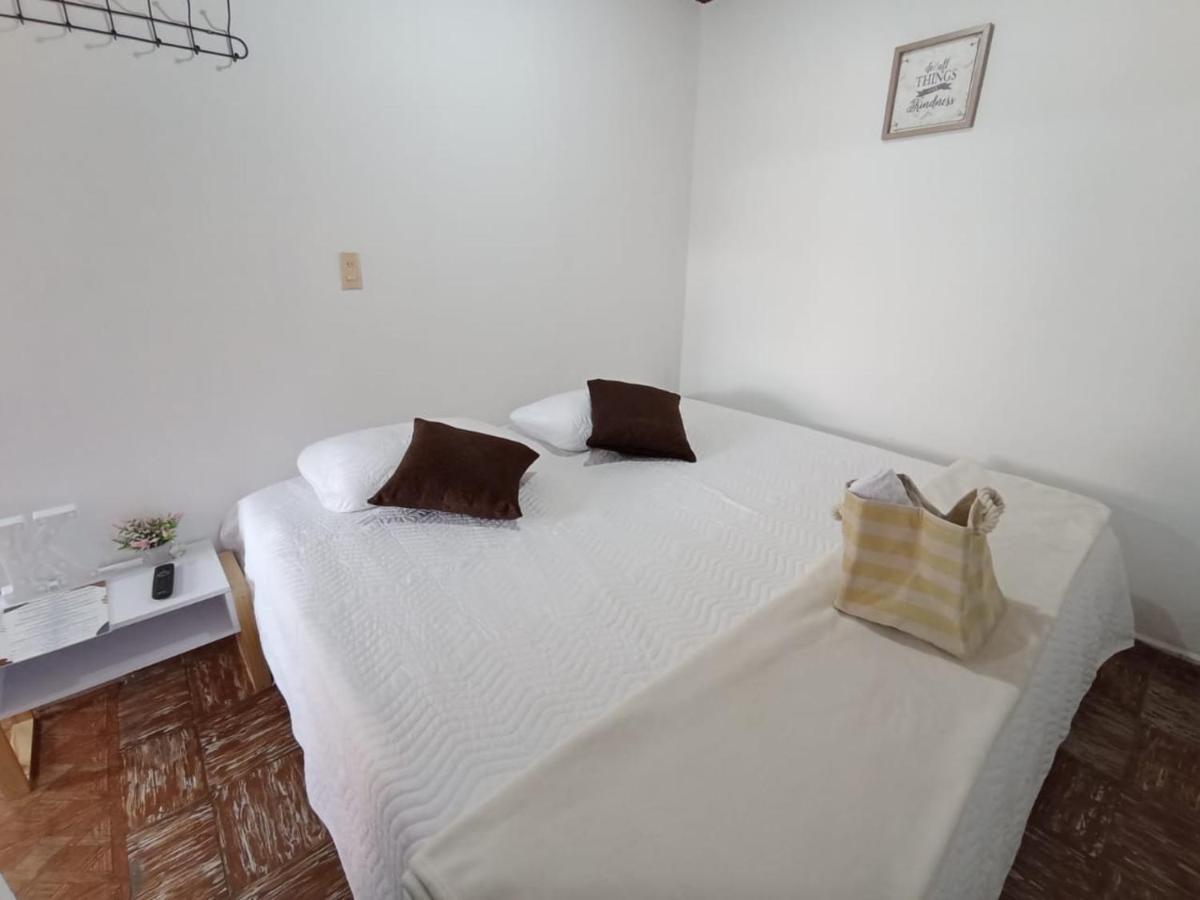 Komodo Alojamiento- Hostal Autoservicio - Ubicado Muy Cerca Al Centro Historico -Habitaciones Con Bano Privado, Wifi , Cama 2X2 Popayan Esterno foto