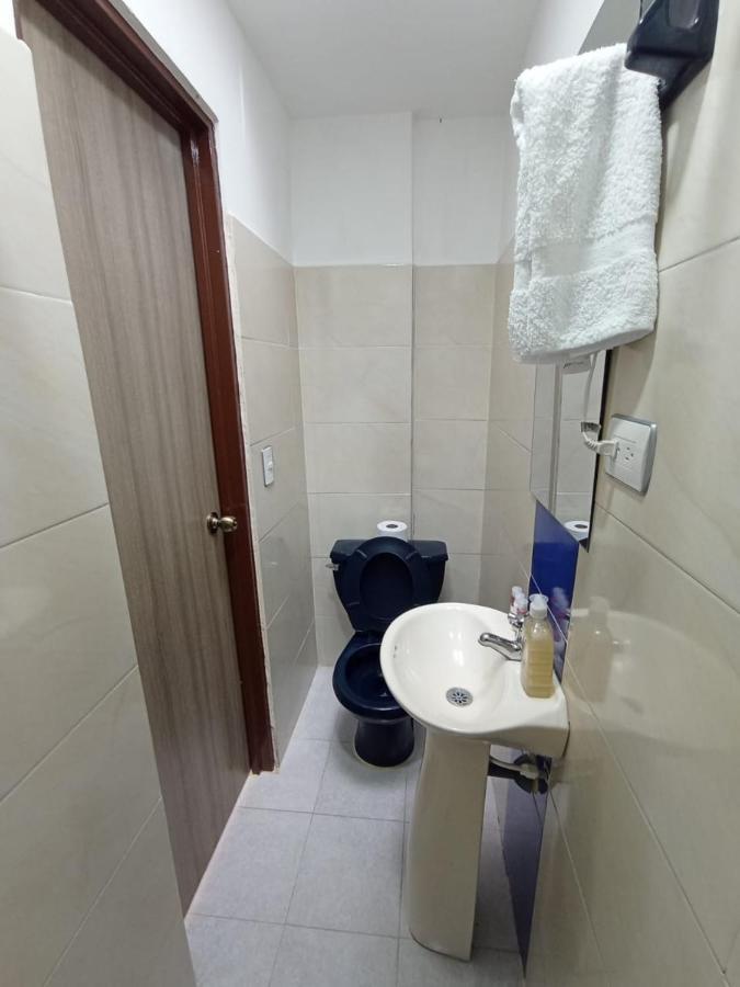 Komodo Alojamiento- Hostal Autoservicio, Ubicado Cerca Al Centro Historico - Bano Privado, Wifi , Cama 2X2 Y Agua Caliente Y Cocina Compartida Popayan Esterno foto
