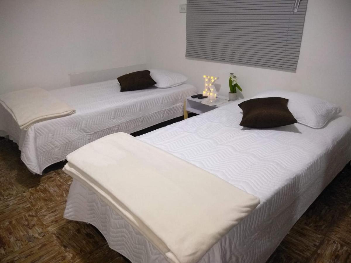 Komodo Alojamiento- Hostal Autoservicio, Ubicado Cerca Al Centro Historico - Bano Privado, Wifi , Cama 2X2 Y Agua Caliente Y Cocina Compartida Popayan Esterno foto