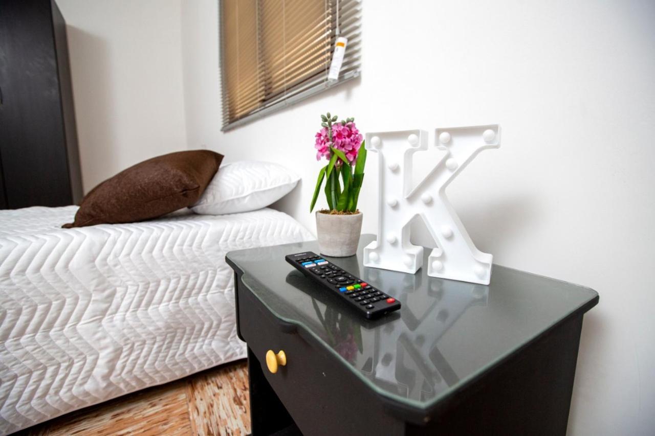 Komodo Alojamiento- Hostal Autoservicio, Ubicado Cerca Al Centro Historico - Bano Privado, Wifi , Cama 2X2 Y Agua Caliente Y Cocina Compartida Popayan Esterno foto