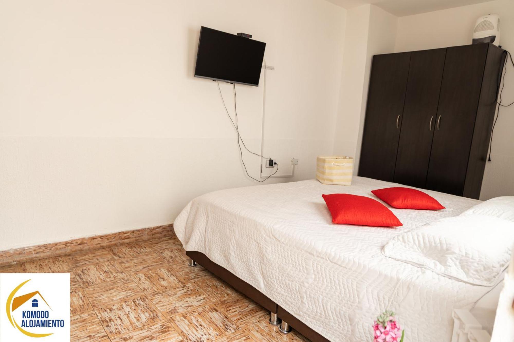 Komodo Alojamiento- Hostal Autoservicio, Ubicado Cerca Al Centro Historico - Bano Privado, Wifi , Cama 2X2 Y Agua Caliente Y Cocina Compartida Popayan Esterno foto
