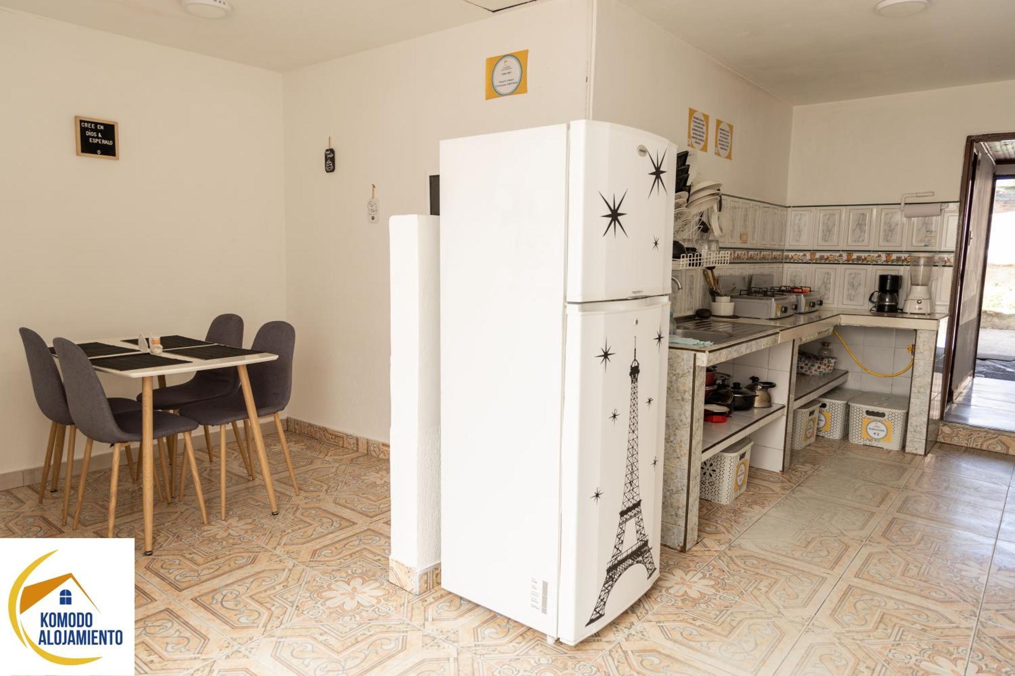 Komodo Alojamiento- Hostal Autoservicio, Ubicado Cerca Al Centro Historico - Bano Privado, Wifi , Cama 2X2 Y Agua Caliente Y Cocina Compartida Popayan Esterno foto